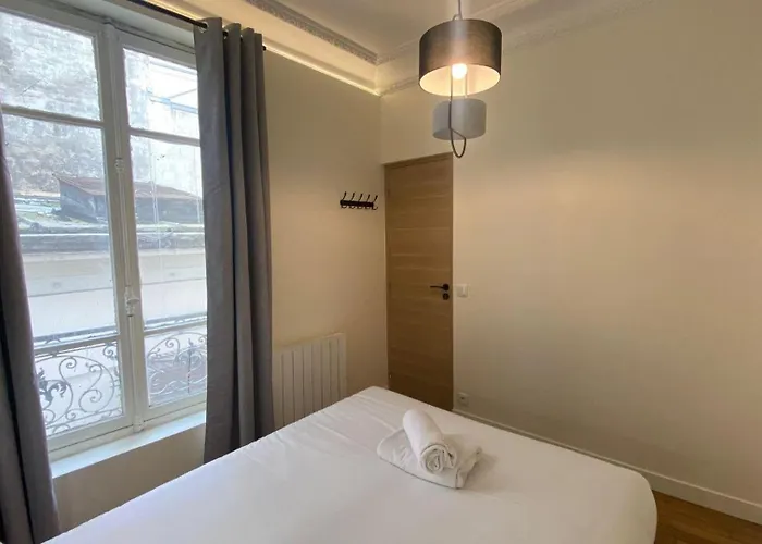 Levis - Batignolles 6p Appartement Parijs